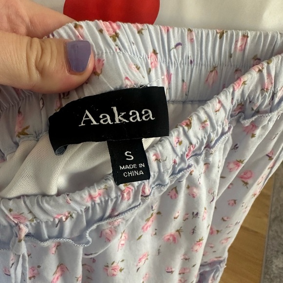 Aakaa Floral Mini Skirt - Size Small - Picture 2 of 2